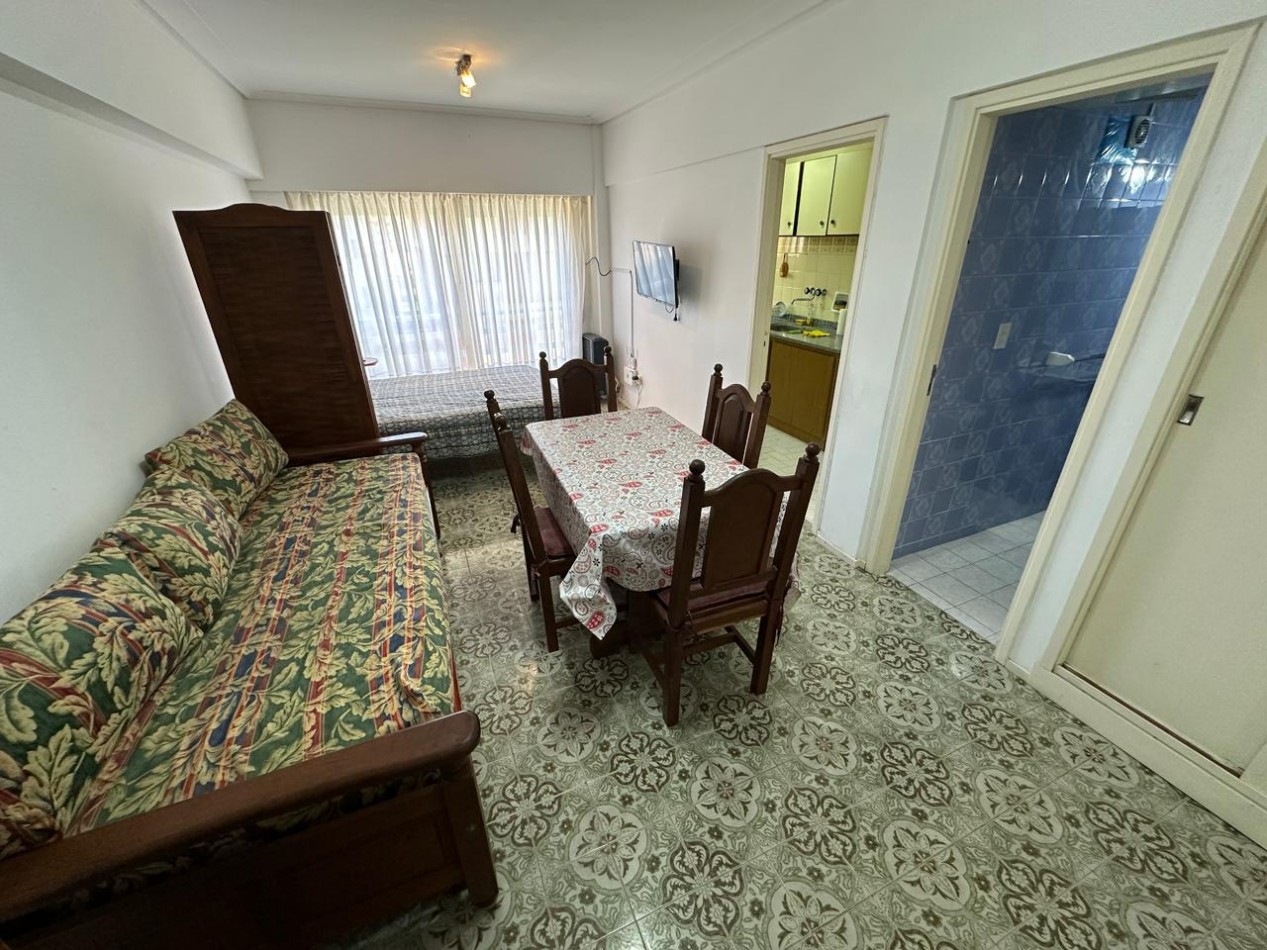 Monoambiente Frente a la Playa y 50 mts de la Peatonal