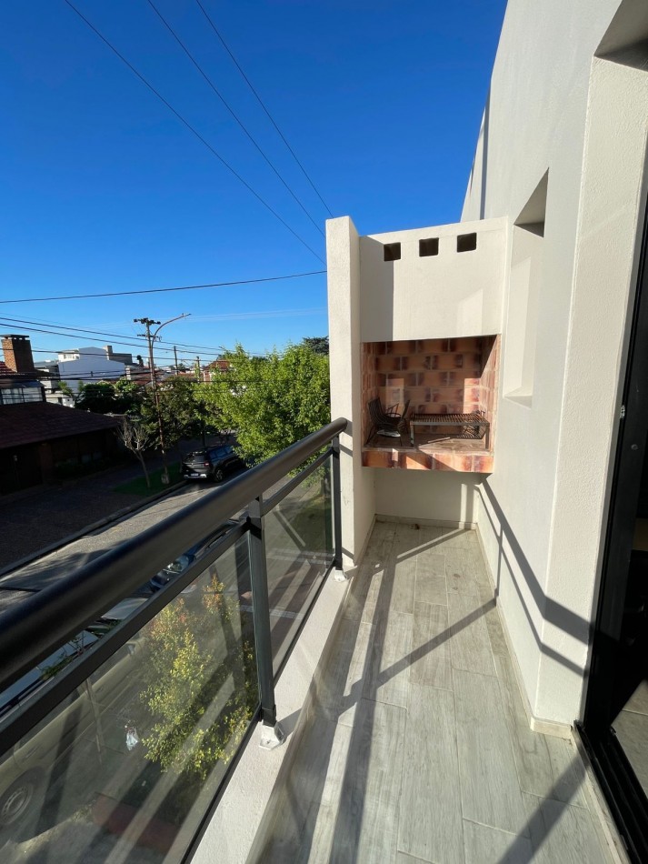 Depto Nuevo con Balcon y Parrilla