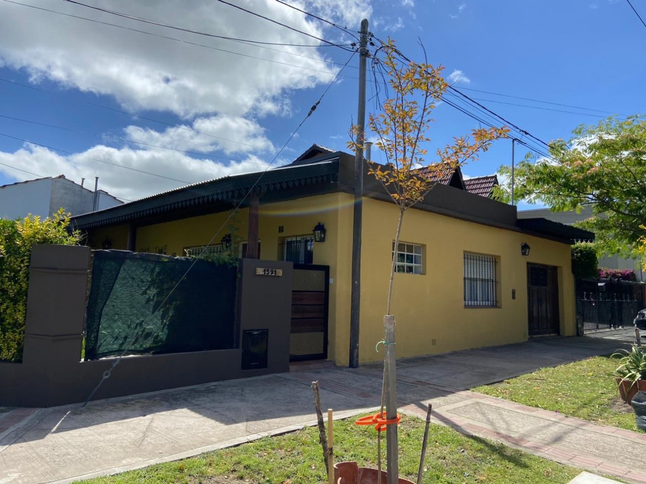 Hermosa Casa con Jardin y Quincho
