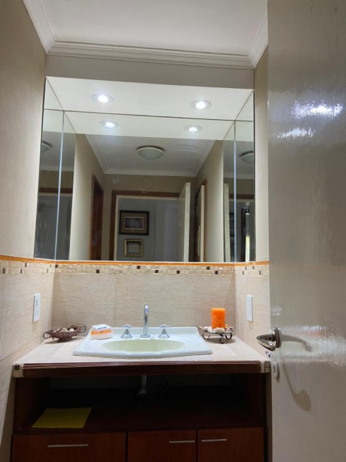 Hermosa Casa con Jardin y Quincho