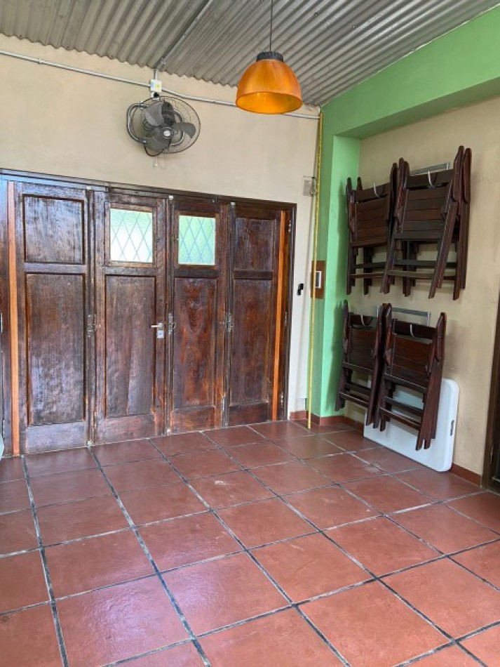 Hermosa Casa con Jardin y Quincho