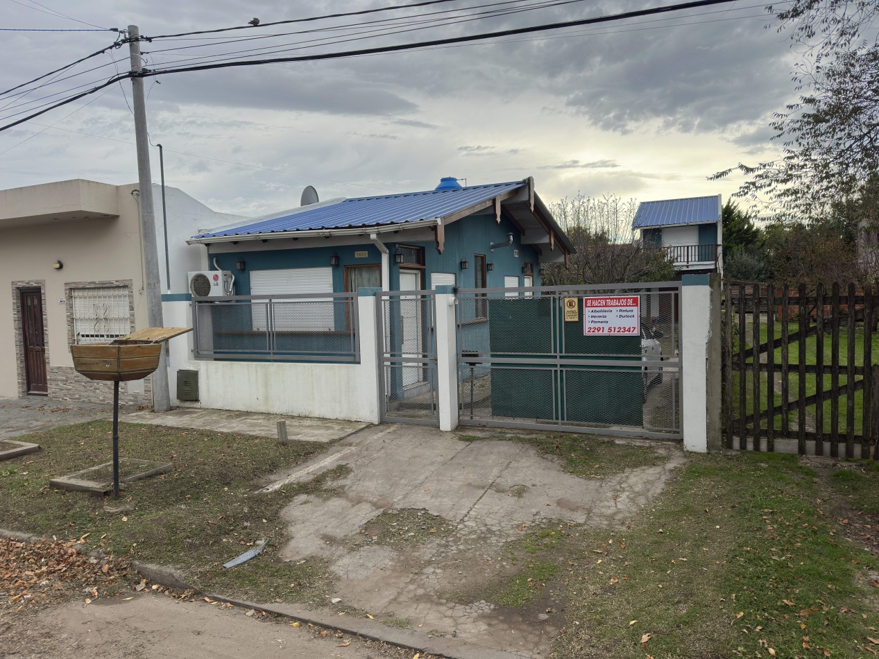 Casa + Depto + Local, 200 M2 Cub.