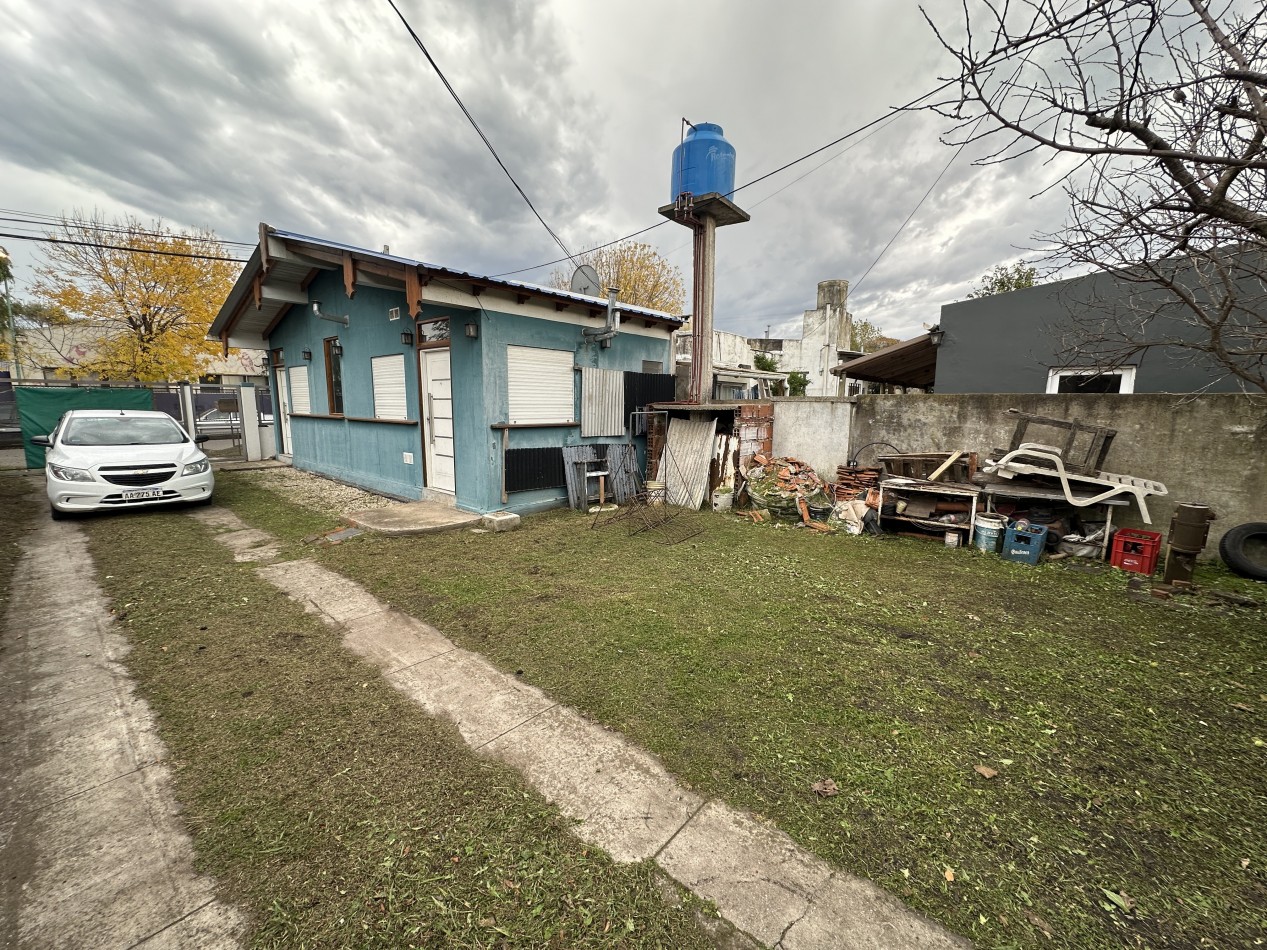 Casa + Depto + Local, 200 M2 Cub.