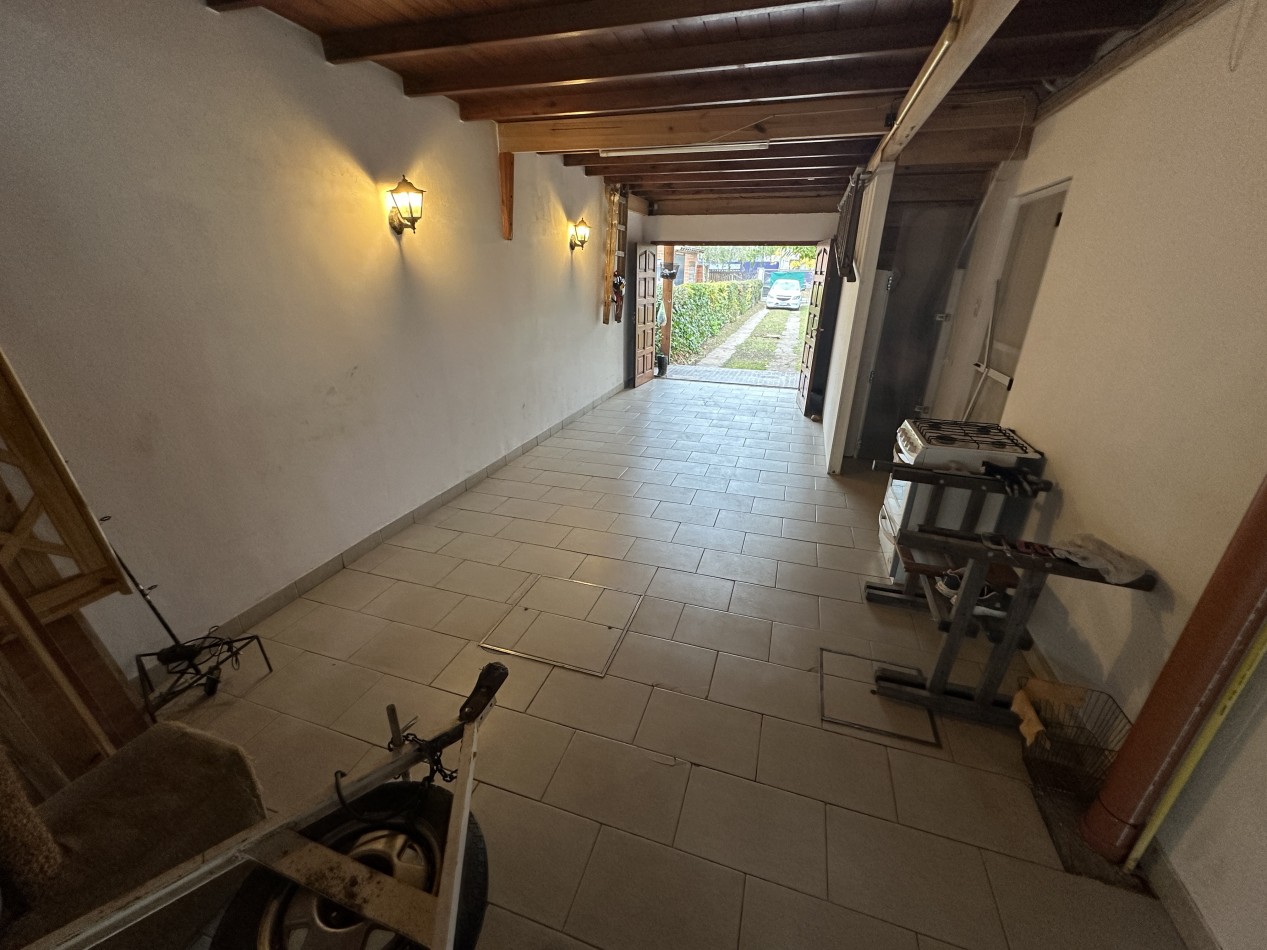 Casa + Depto + Local, 200 M2 Cub.