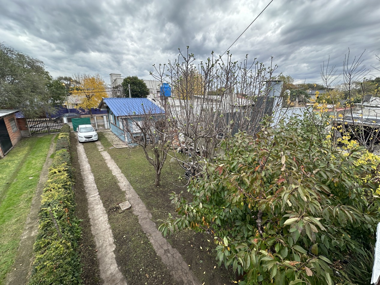Casa + Depto + Local, 200 M2 Cub.