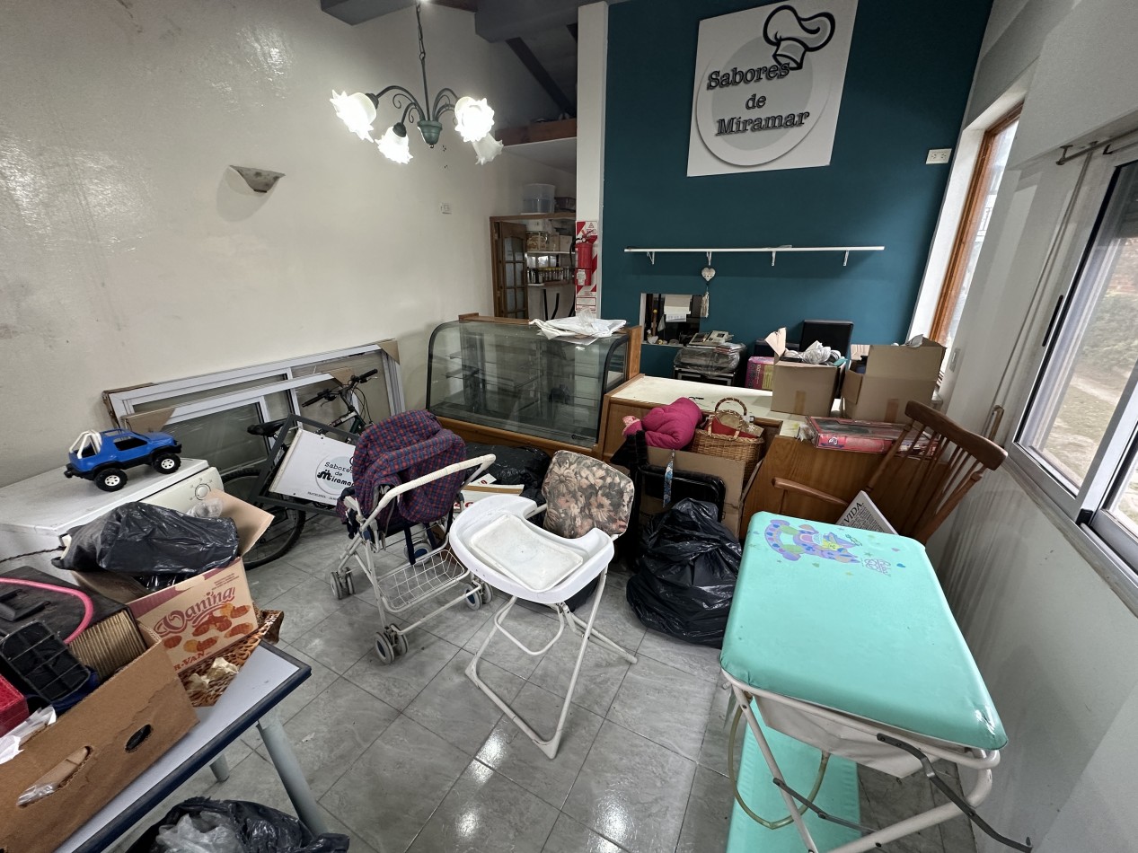 Casa + Depto + Local, 200 M2 Cub.