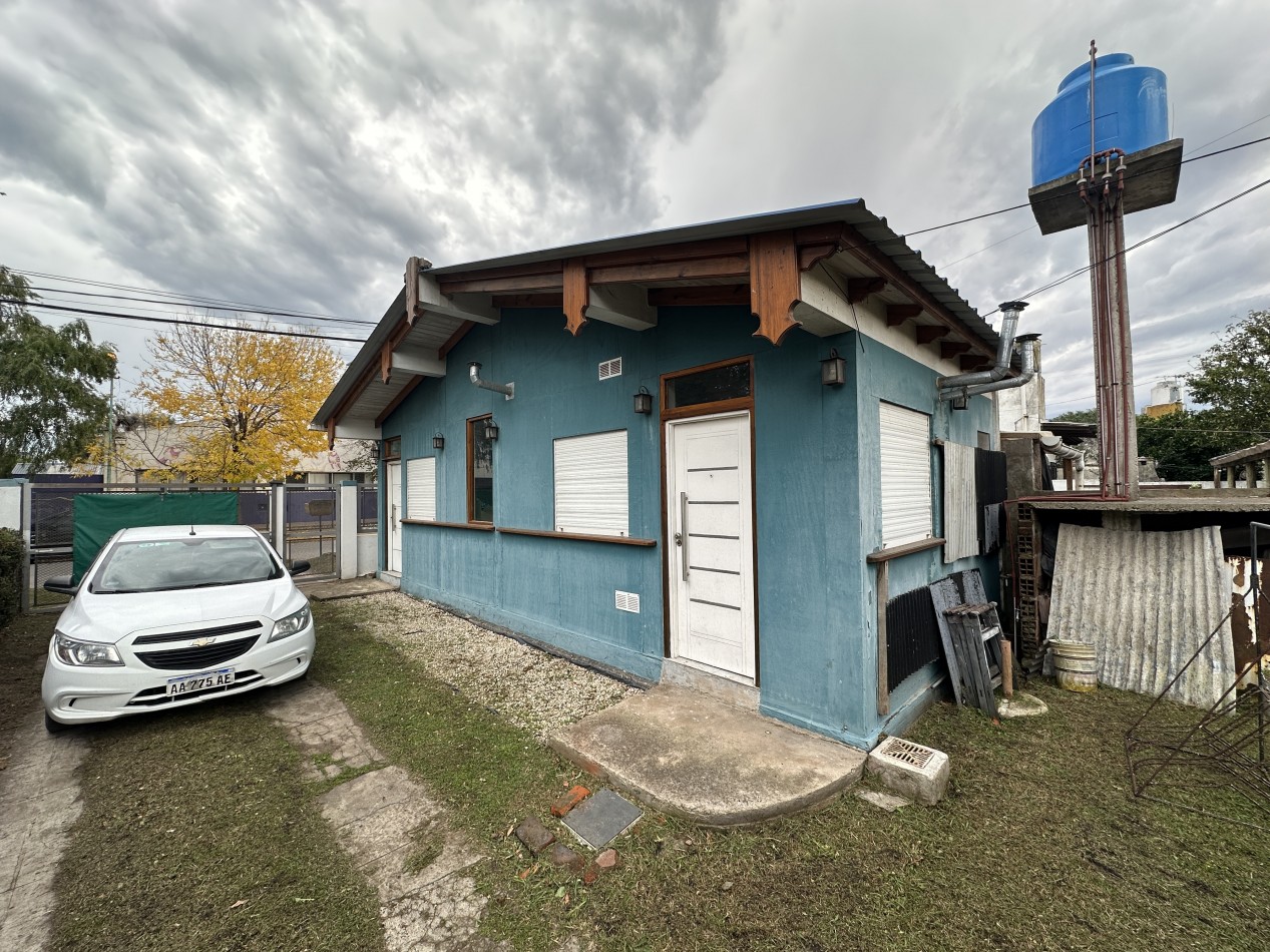 Casa + Depto + Local, 200 M2 Cub.